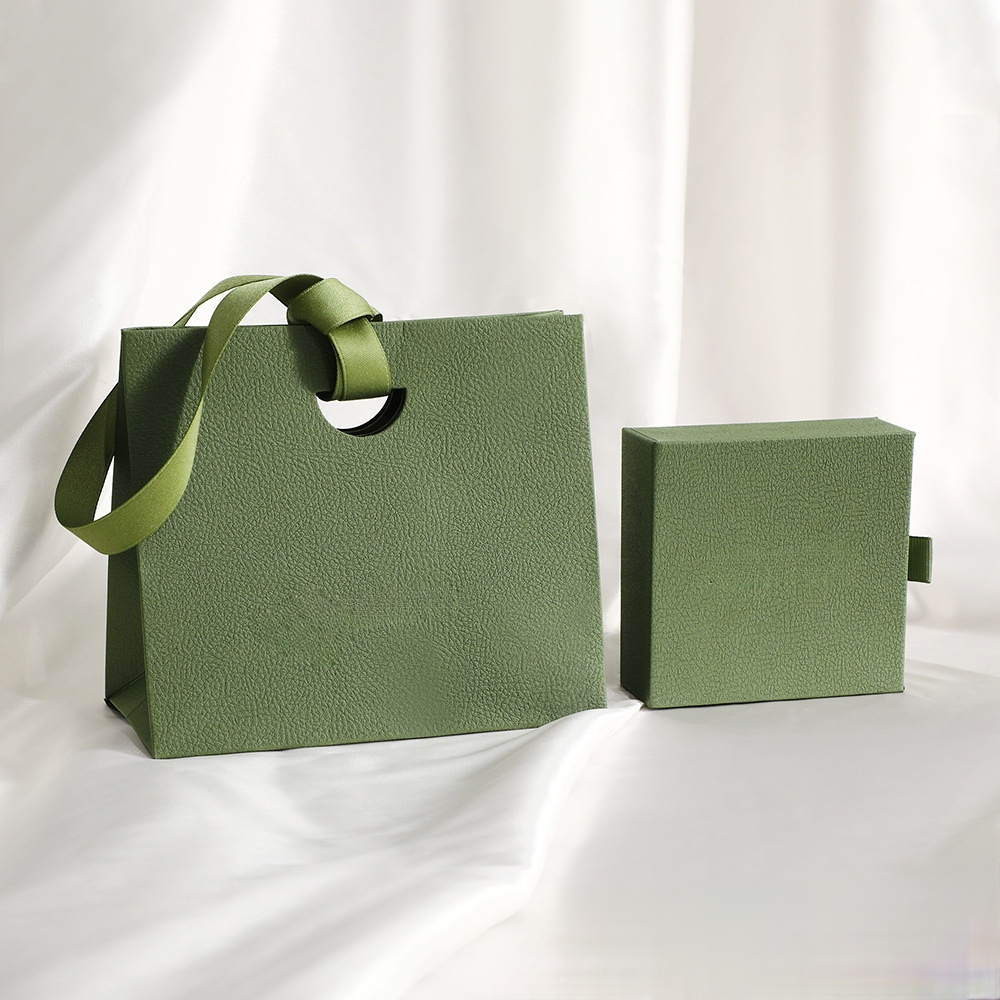 green paper jewelry box & bag set